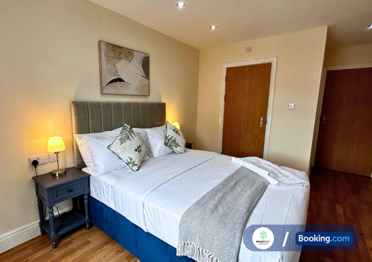 Modern 2 Bed 2 Bath Apartment Free Parking Watford  Zewnętrze zdjęcie