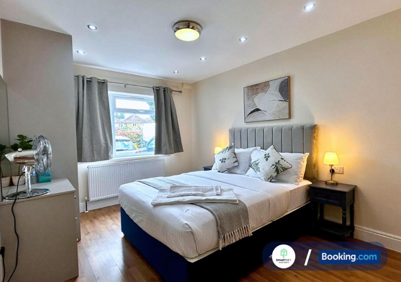 Modern 2 Bed 2 Bath Apartment Free Parking Watford  Zewnętrze zdjęcie
