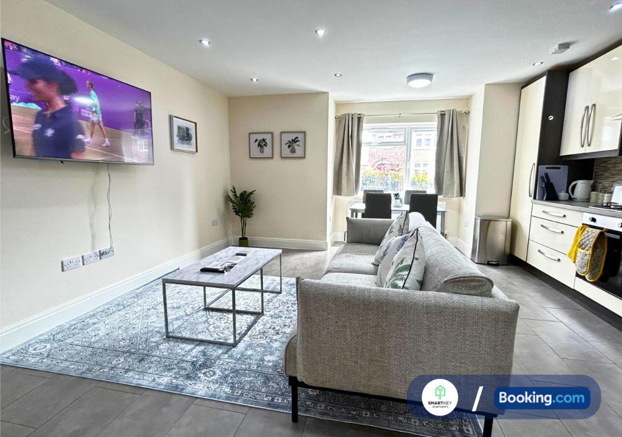 Modern 2 Bed 2 Bath Apartment Free Parking Watford  Zewnętrze zdjęcie