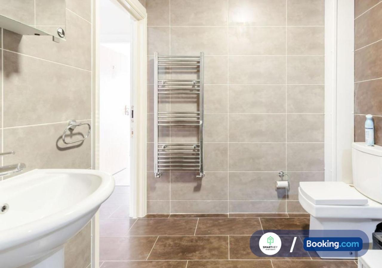 Modern 2 Bed 2 Bath Apartment Free Parking Watford  Zewnętrze zdjęcie