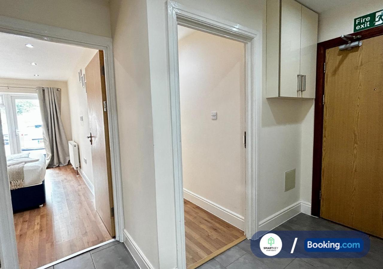 Modern 2 Bed 2 Bath Apartment Free Parking Watford  Zewnętrze zdjęcie