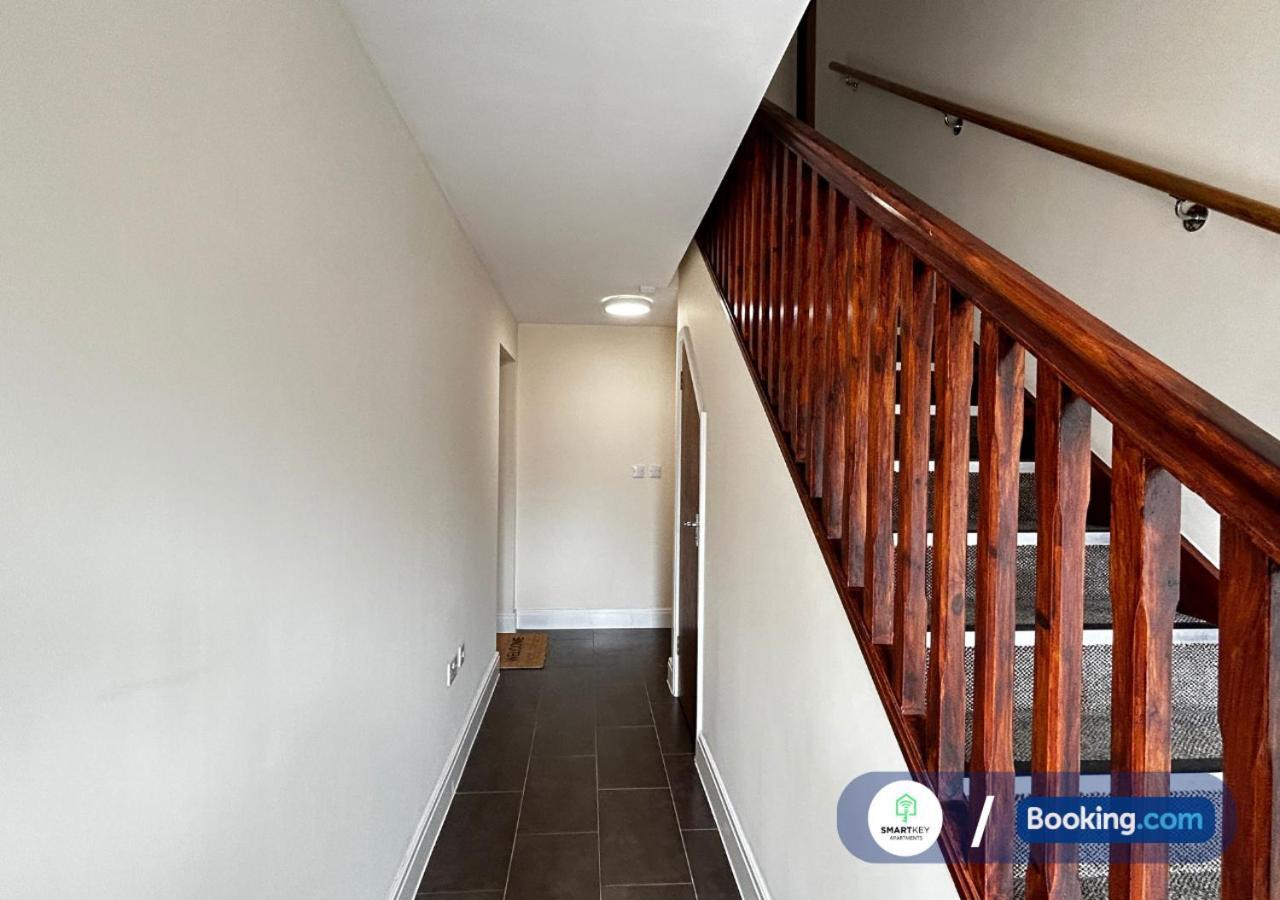 Modern 2 Bed 2 Bath Apartment Free Parking Watford  Zewnętrze zdjęcie
