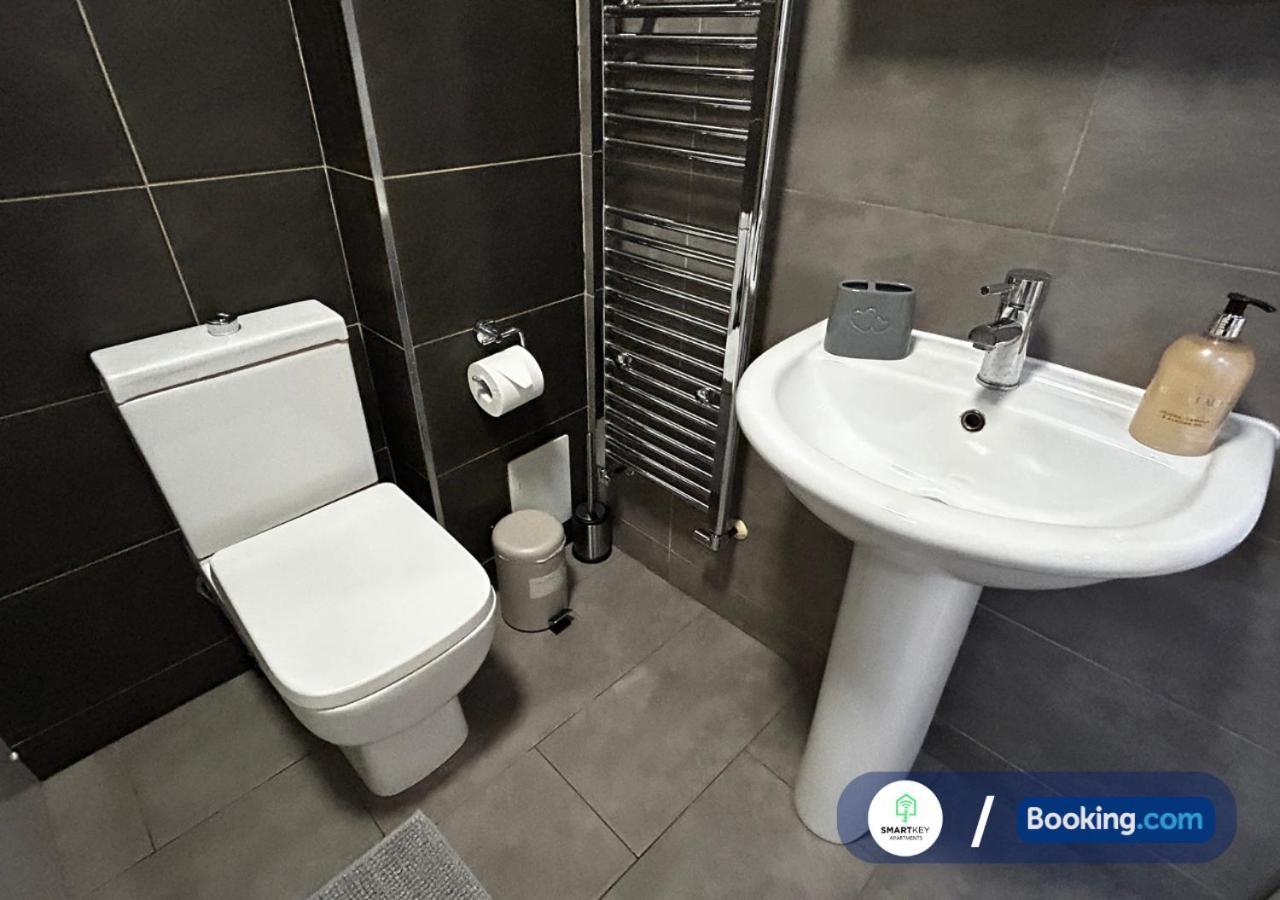 Modern 2 Bed 2 Bath Apartment Free Parking Watford  Zewnętrze zdjęcie